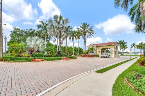 18856 23rd Pl, Hollywood FL  33029-5340 exterior