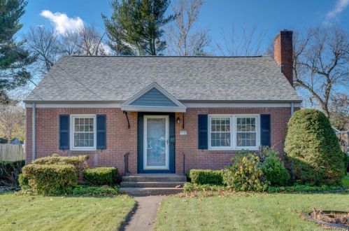 22 Mccann Dr, Manchester, CT 06040-6429