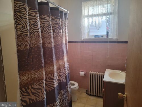 1263 Chase St, Camden NJ  08104-3505 exterior