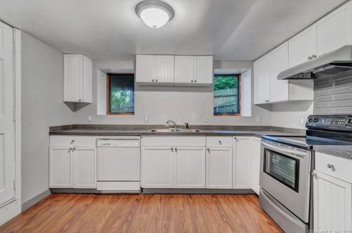 257 State St, Ansonia, CT 06401-3047