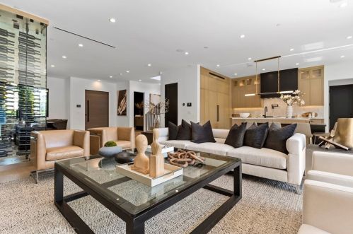 4955 Haskell Ave, Van Nuys CA  91436-1674 exterior