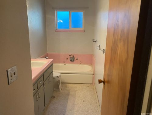 2337 Oregon Ave, South Lake Tahoe CA  96150-7118 exterior