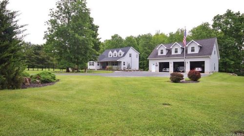 24 Chestnut Ln, Montgomery, NY 12549-1900