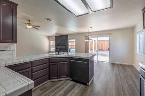 2161 Teakwood Ct, Hollister, CA 95023-7551