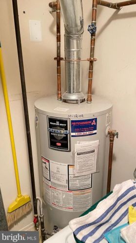 11 Cottage Ln, Columbus NJ  08022-1060 exterior