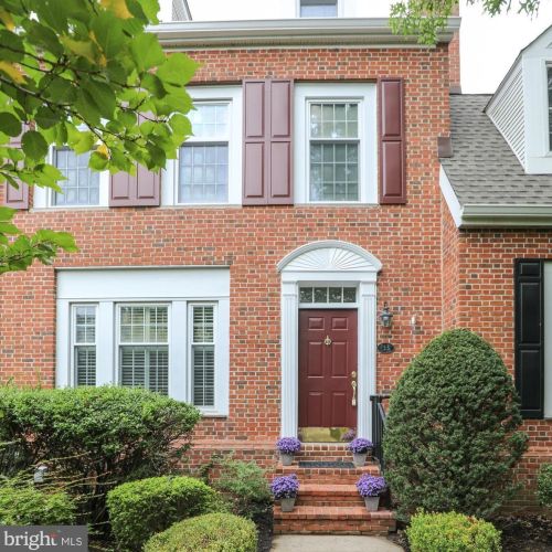 33 Tankard Ln, Washington Crossing, PA 18977-1151