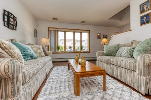 3 Short Ln, North Bellmore NY  11710-4523 exterior