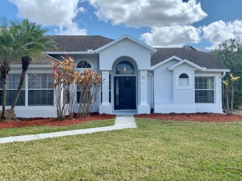 203 Wild Pine Pt, Orlando, FL 32828-8470