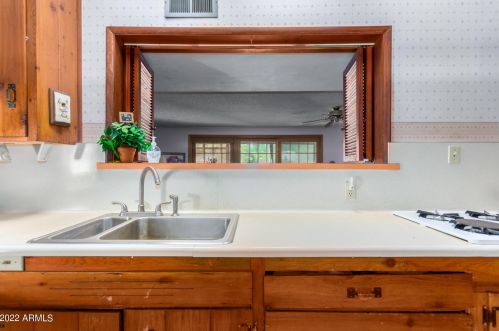 6830 15 St, Phoenix AZ 85006-1125 exterior