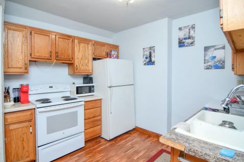 138 Jackson St, Green Bay, WI 54301-4935