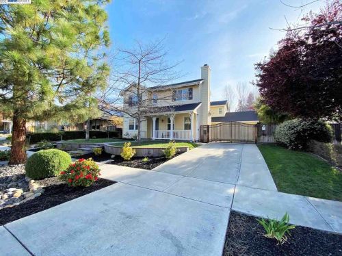 5872 Welch Ln, Livermore, CA 94550-7084