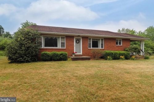 1355 Swamp Bridge Rd, Schoeneck, PA 17578-9339