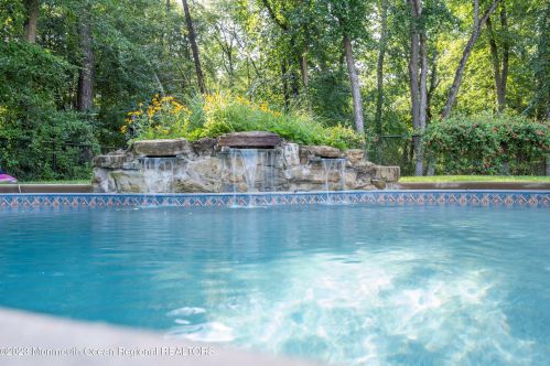 9 Maxim Ct, Jackson Twp NJ 08527-3893 exterior