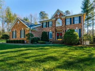 21 Mountain Lake Dr, Hendersonville NC  28739-9396 exterior