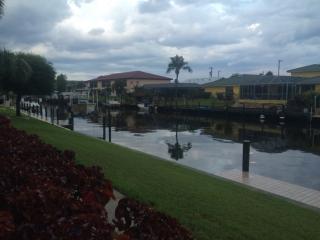 1028 39th Ter, Cape Coral FL  33904-5142 exterior