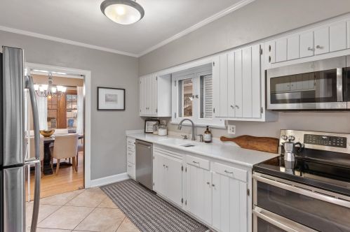 5115 Berkeley Blvd, Milwaukee WI 53217-5504 exterior