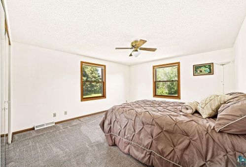 5260 Samuelson Rd, Duluth MN 55811-9789 exterior