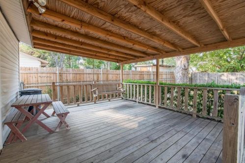 1903 Dennis St, Irving TX 75062-4362 exterior