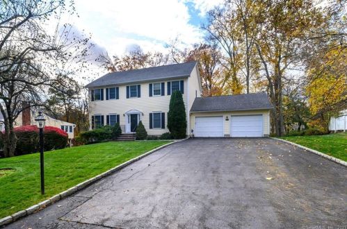 262 Westwood Rd, Stamford, CT 06902-1422