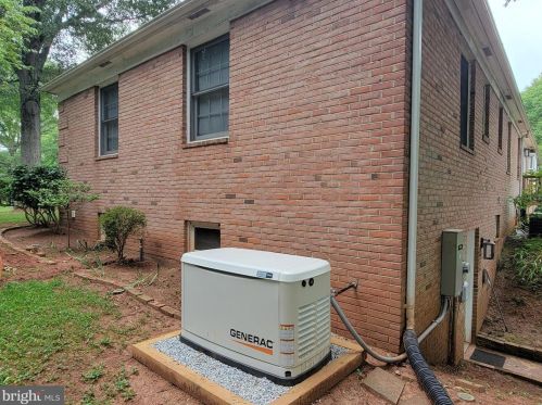 13501 Highland Farms Ct, Nokesville VA  20181-2811 exterior