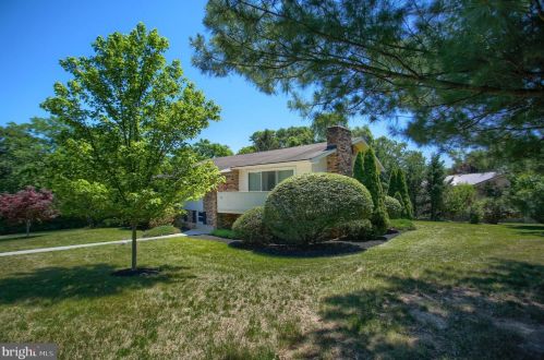 10 Maple Ave, Carlisle, PA 17013-8714