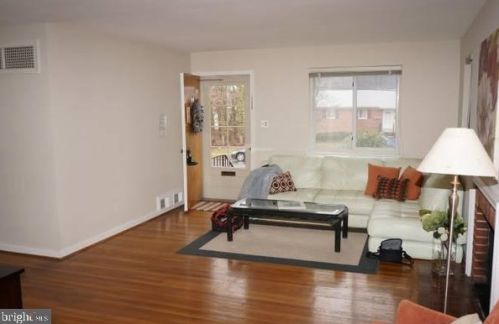 7501 Camp Alger Ave, Falls Church VA  22042-3402 exterior