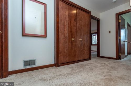 1006 Gwilym Cir, Berwyn PA  19312-2237 exterior