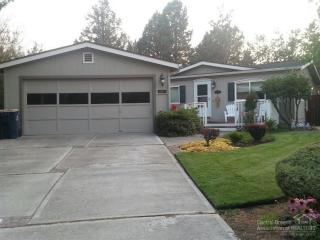 1063 Black Ridge Pl, Bend, OR 97702-2318