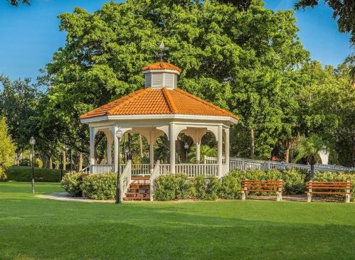 8313 Lightfoot Dr, Nokomis FL  34275-3211 exterior