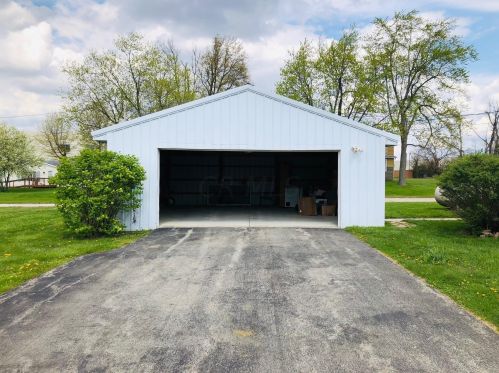 151 Circle Dr, Pataskala, OH 43062-8197