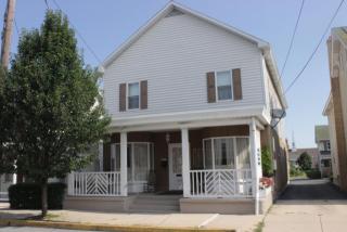 723 Main St, Akron, PA 17501-1370