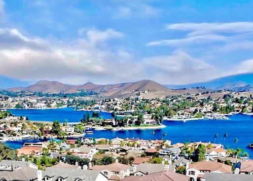 15 Via Palmieki Ct, Lake Elsinore, CA 92532-0146
