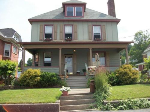 604 Main St, Reynoldsville, PA 15851-1337