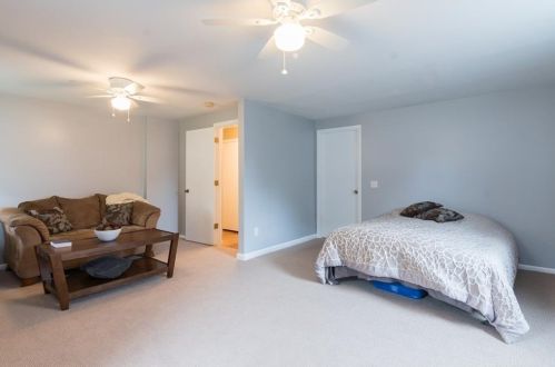 135 Brookside Dr, North Kingstown RI  02852-2005 exterior