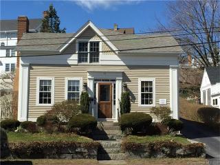 31 Front St, Groton CT  06340-5715 exterior