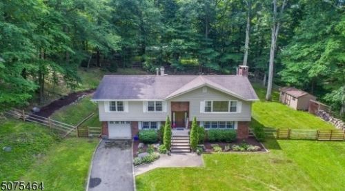 37 Cahill Cross Rd, West Milford Lakes, NJ 07480-1999