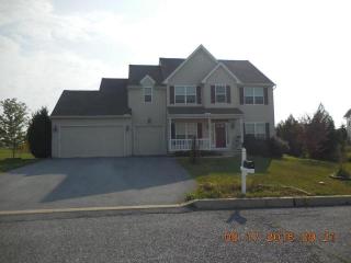 36 Folkstone Ln, Bellegrove, PA 17003-8647