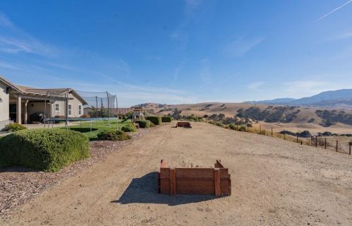 4025 Ashford Cir, Hollister CA  95023-8966 exterior