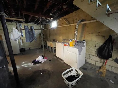 293 Oakland Ave, Hermitage PA  16146-2389 exterior