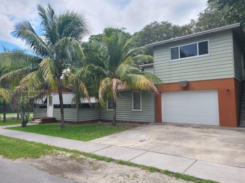 258 1st Ct, Dania Beach FL  33004-2819 exterior