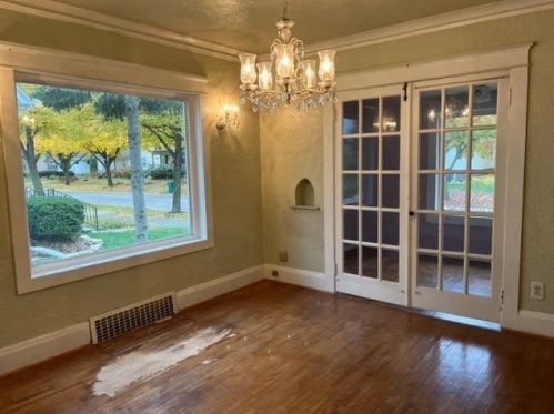 1343 Eliza St, Green Bay, WI 54301-3136