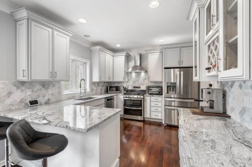 15 Drumlin Rd, Stratham NH  03885-6531 exterior
