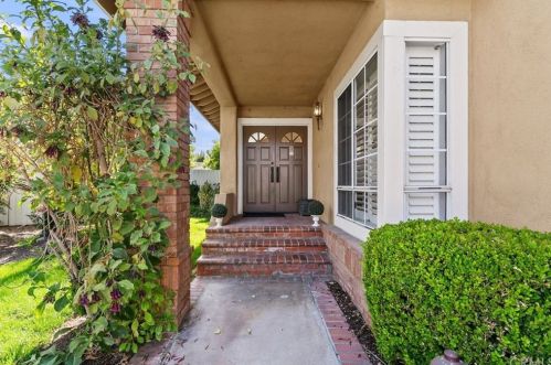 404 Morningside Cir, Fullerton, CA 92835-3544