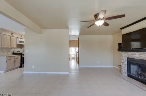 61 Woodland Dr, West Paterson NJ  07424-3707 exterior