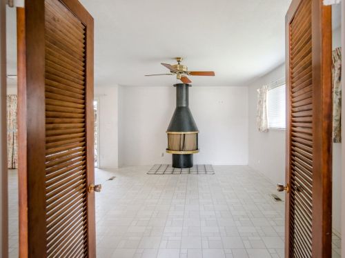 4 Casa Linda Dr, Woodland CA  95695-4612 exterior