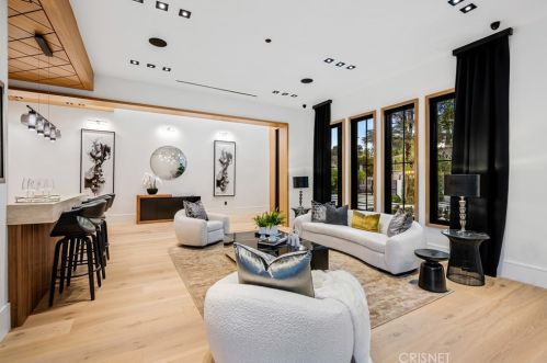 4508 Haskell Ave, Van Nuys CA  91436-3148 exterior