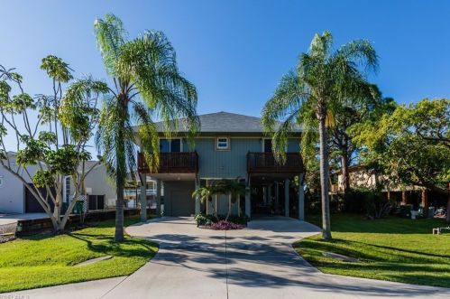 349 3rd Ave, Marco Island, FL 34145-2843