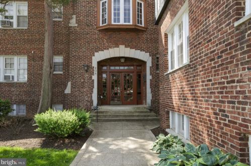 208 Farragut St, Washington, DC 20011-4178