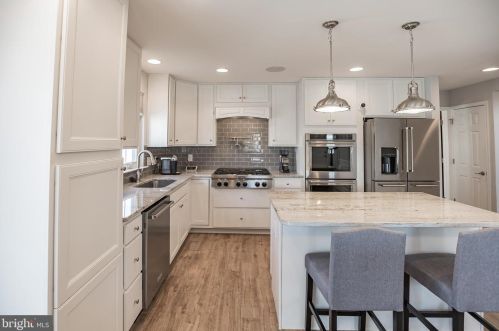 1201 Lexington Mews, Auburn NJ  08085-1318 exterior