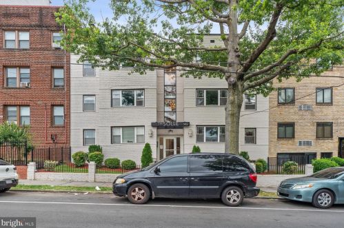 912 Shepherd St, Washington, DC 20011-5715
